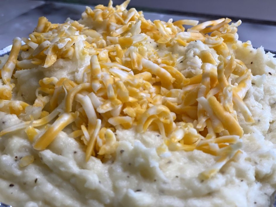 garlic cheddar mashed potatoes made from scratch