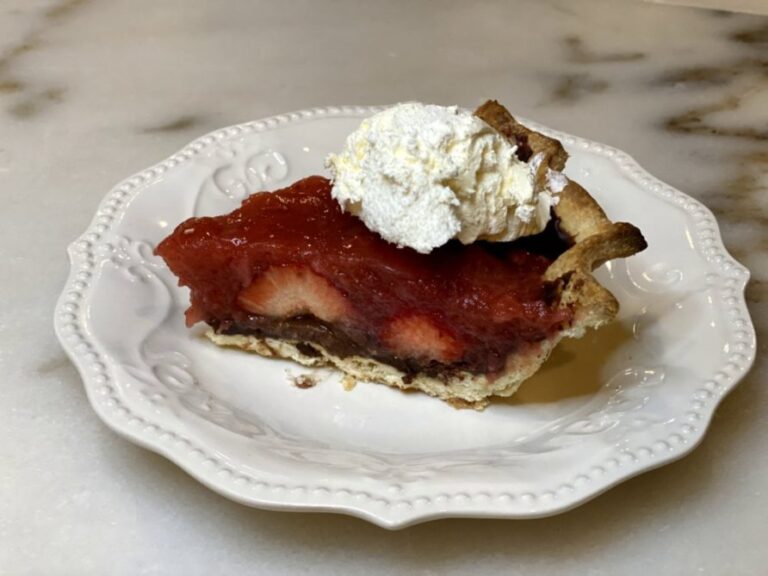 Chilled Strawberry Chocolate Pie (Easy Recipe) - Coogan's Kitchen