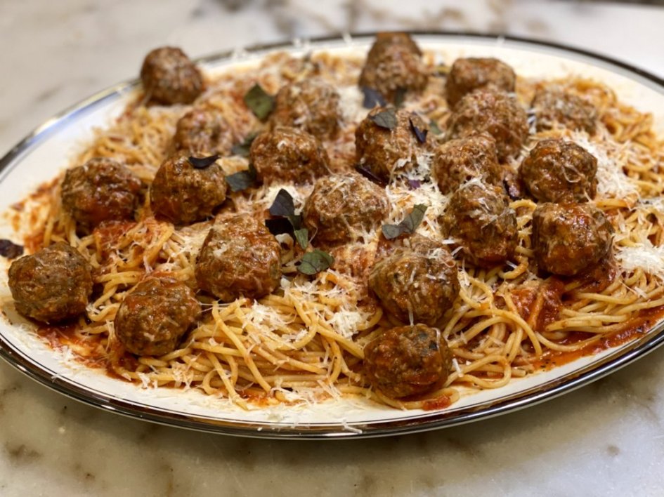 Spaghetti with Italian Spice Meatballs - homemade meatball recipe from coogan's kitchen