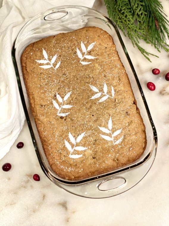 Christmas Cranberry Bars are made with fresh cranberries, rolled oats, yellow cake mix, and a little Christmas spice